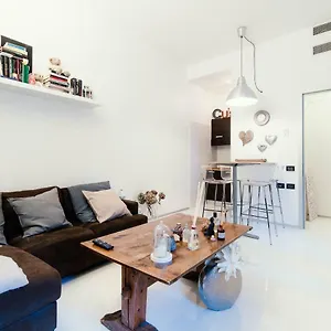 Giovio Loft - The House Of Travelers Apartment